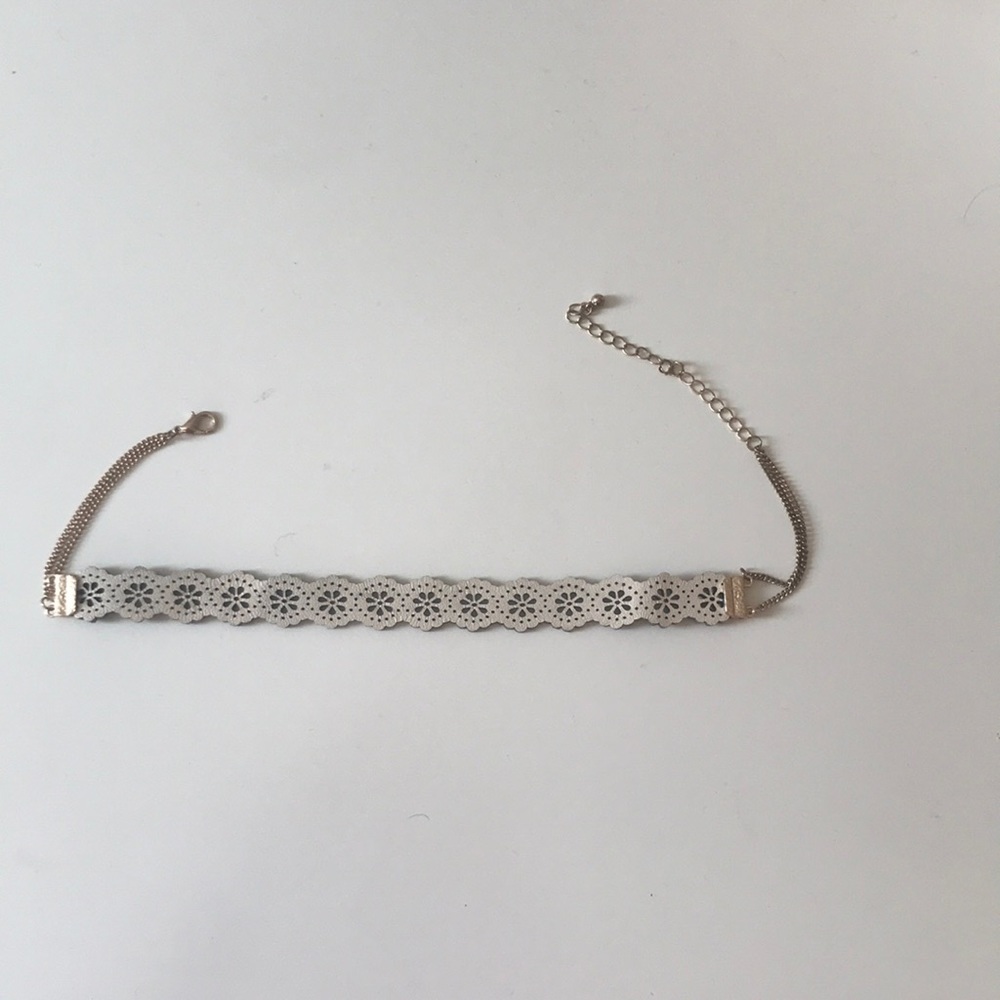 Cream and gold choker necklace